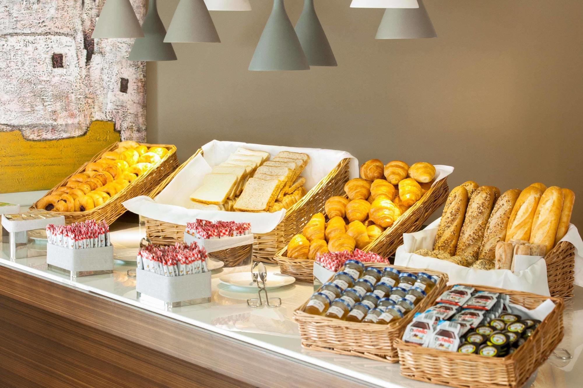 Hotel Hyatt Place West London Hayes 4*