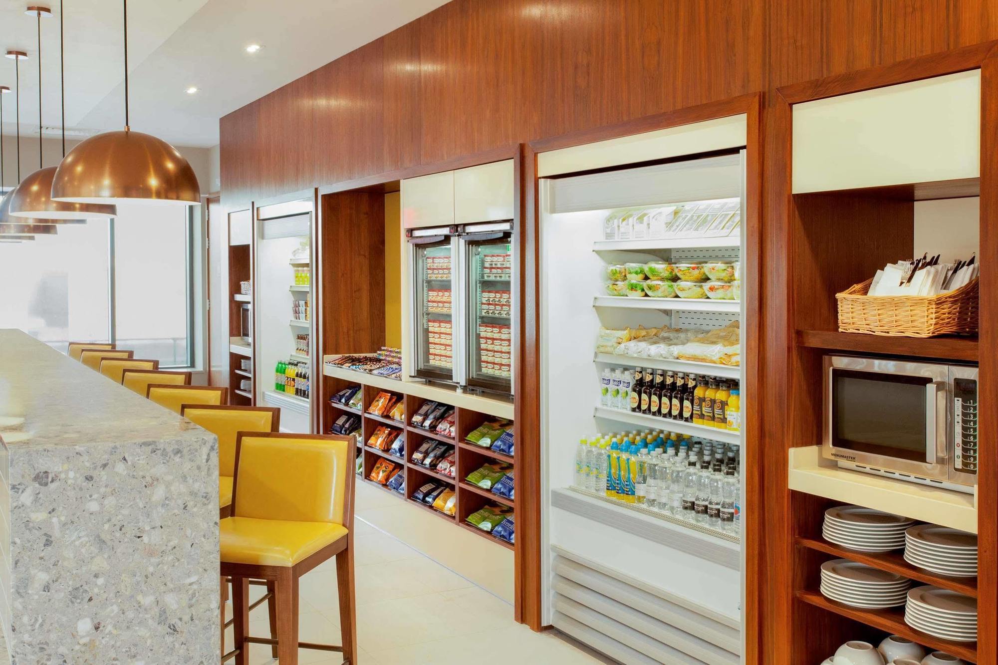 Hotel Hyatt Place West London Hayes 4*
