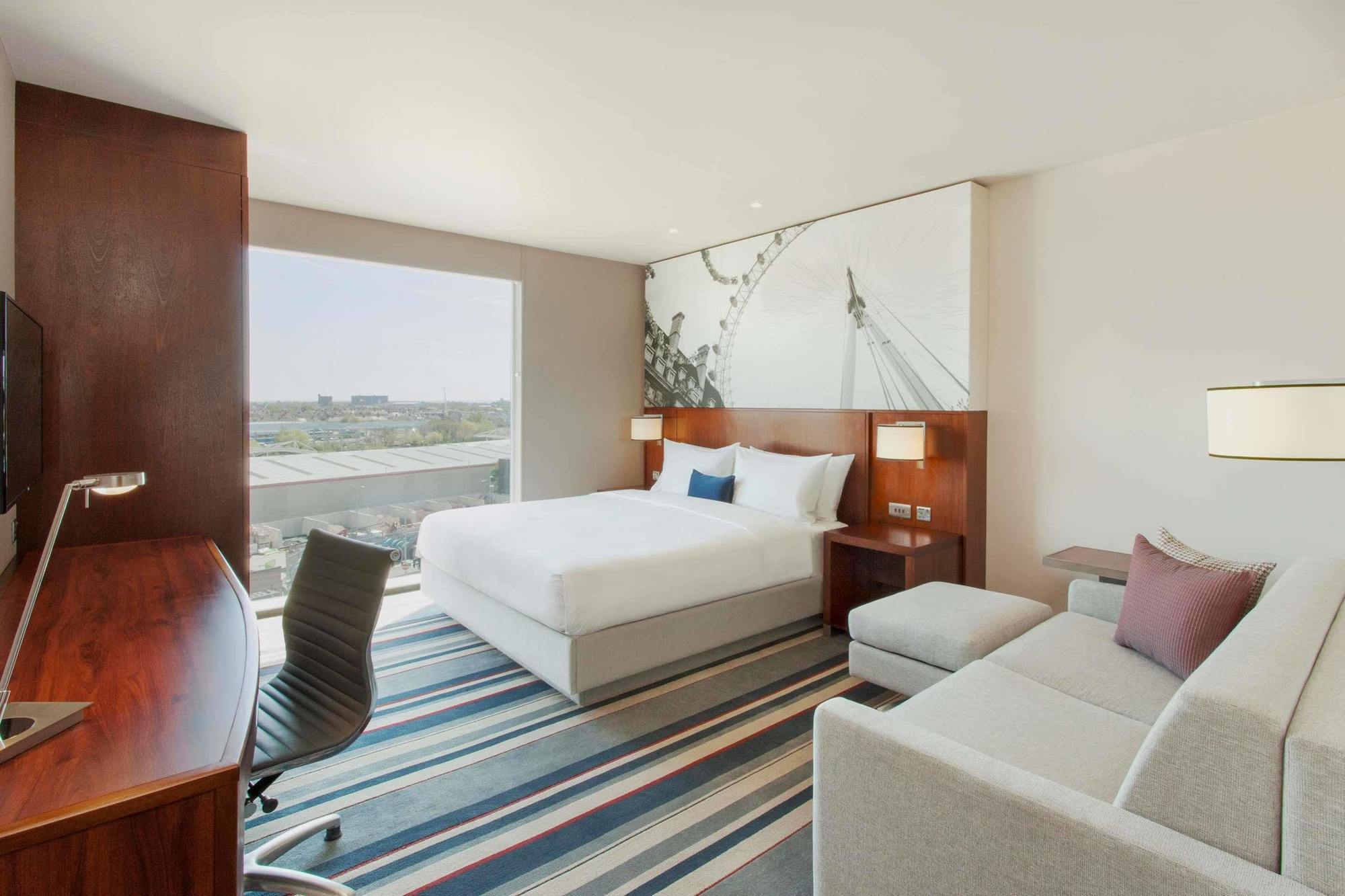 Hyatt Place West London Hayes Hotel 4*